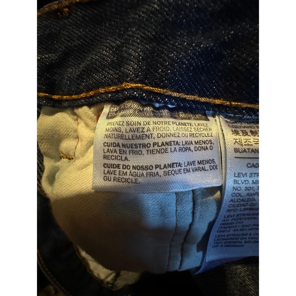 Levi's 501 Button Fly Jeans W42 L30 Dark Wash Denim Classic Straight Leg - Picture 7 of 13